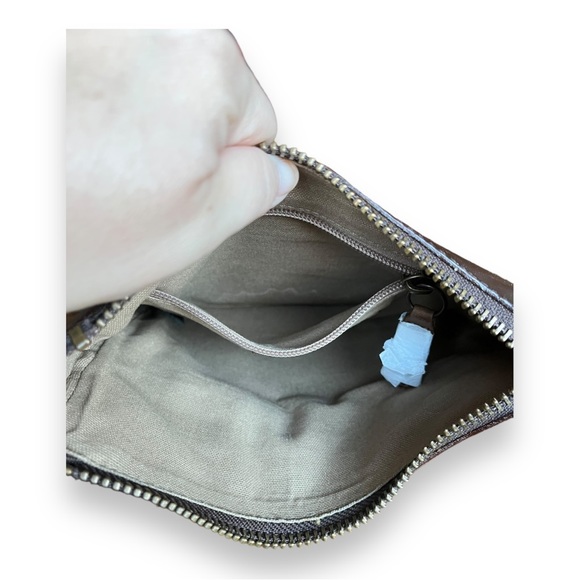 FRYE Melissa Swing Pack Zip Crossbody Bag in Dark Brown Chocolate Brown Leather - Picture 16 of 16